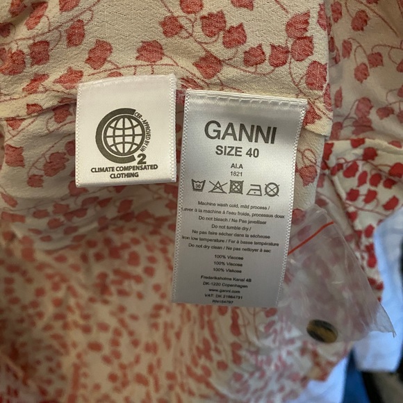 Cream and red button down - Picture 4 of 4